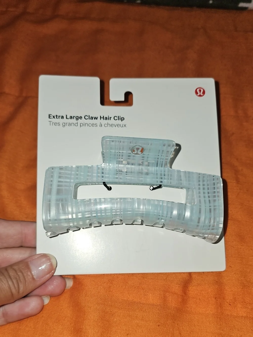 Lululemon Extra Large Claw Hair Clip. Nwts- FOAM/WhT